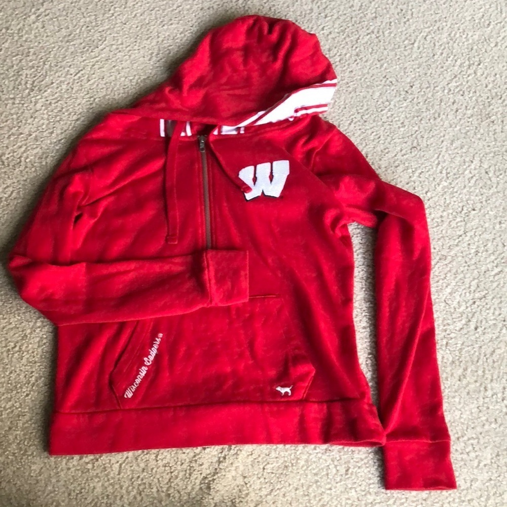 [VICTORIA’S SECRET PINK] Wisconsin Badgers Hoodie ♥️ 🦡♥️